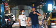林心如霍建華頻傳出早已離婚 日前兩人牽手散步臺北街頭粉碎離婚傳聞