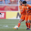 在一場熱身賽中上海上港4-2擊敗青島黃海