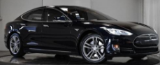 觀看TeslaCam在破爛的Ac歌上捕捉可怕的側(cè)向轉(zhuǎn)向車輪