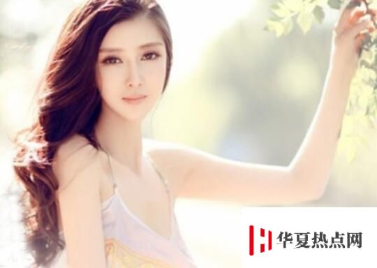 河南大學(xué)?；嬘晡?/></p><p>以上是高三網(wǎng)小編整理的河南大學(xué)?；嬘晡?，更多?；ㄗ稍冋?qǐng)關(guān)注高三網(wǎng)。</p><p class=