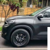 起亞Sonet的訂婚車應(yīng)用啞光黑色包裝價(jià)格為10萬盧比