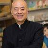 鄭淵潔曾買10套房放讀者寫的信