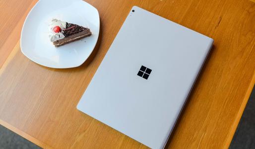 微軟最便宜的Surface Book 2很快就能獲得四核CPU