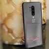 查看真實圖像中的OnePlus 8 Pro正面和背面