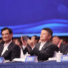 有媒體扒出了近些年馬云在各大會議上使用的手機