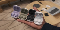 三星將 Onyx Black Galaxy Buds 2 和 Buds Live 耳塞帶到巴西