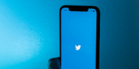 Twitter正在測試一個奇怪的預(yù)先創(chuàng)建的狀態(tài)功能